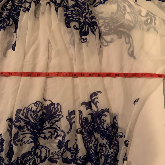 INC International Concepts White & Blue Flowy Blouse Pullover Size 10 Oversized - Picture 8 of 9